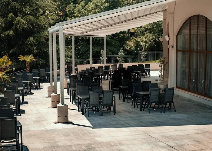 Continental 호텔 4*